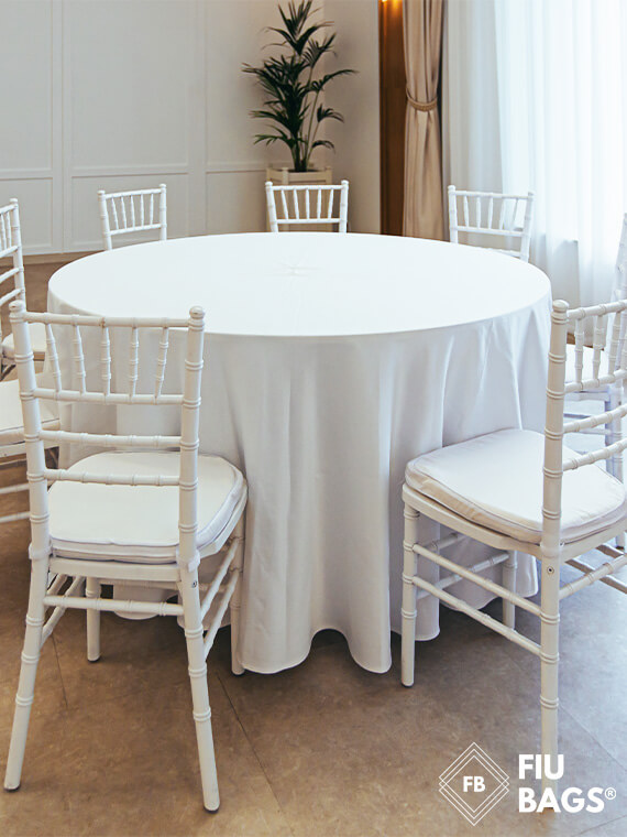 Mesa Puesta en el Jardín